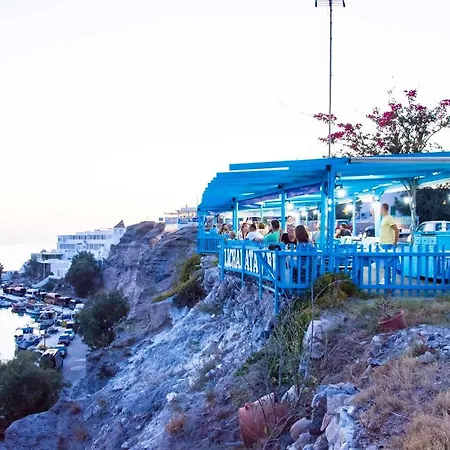 Stellas Guest House *