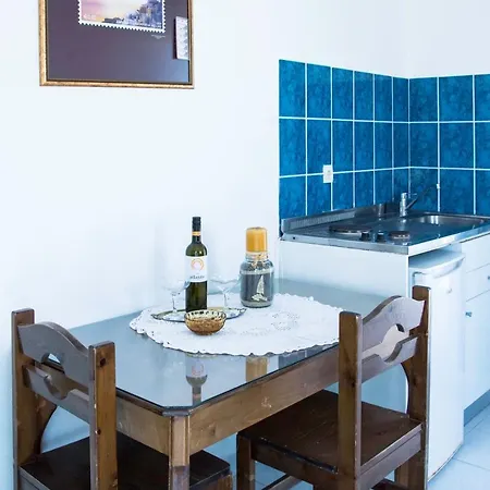 Stellas Guest House Pensión Agios Georgios (Santorini)